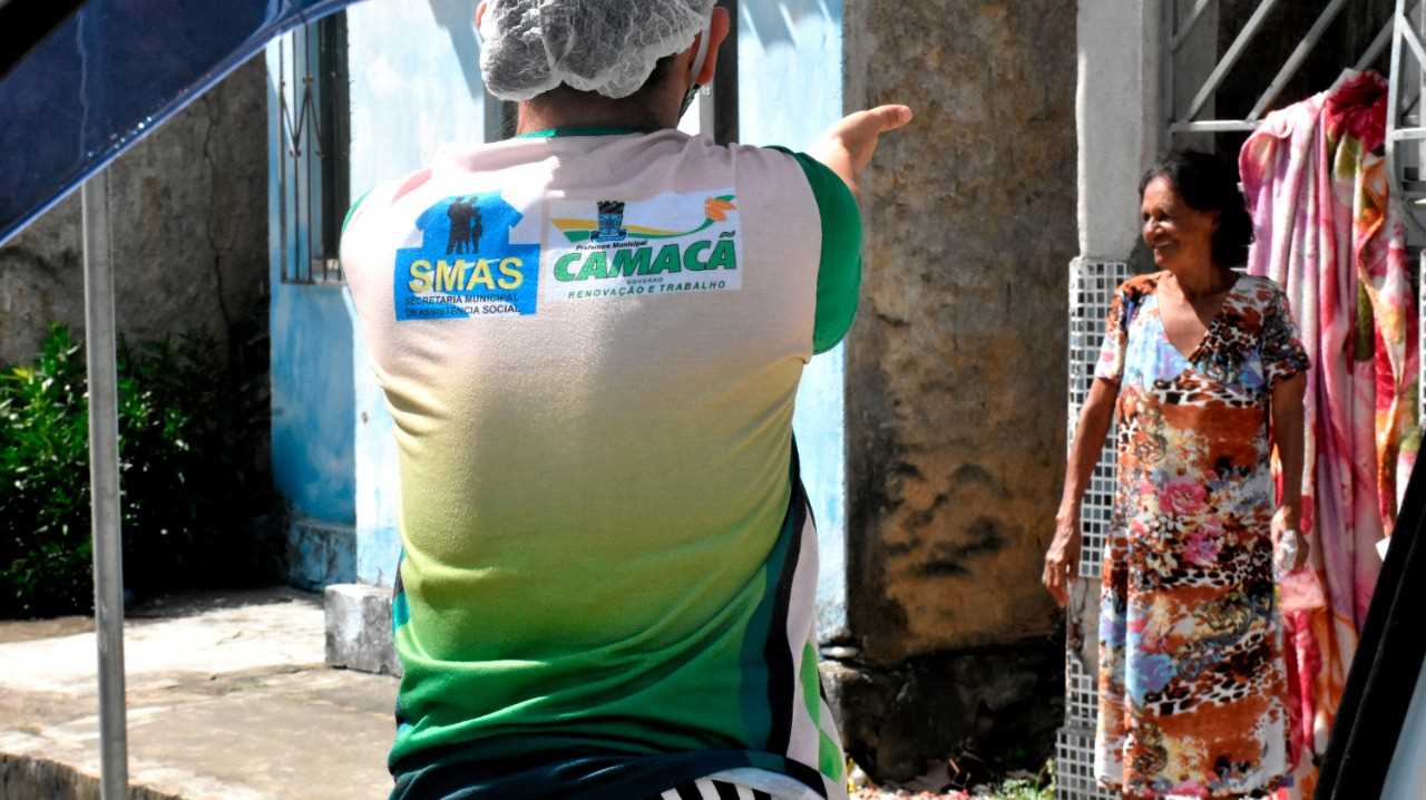 Camacã: Idosos do Clube da Melhor Idade são surpreendidos com homenagem da Secretaria de Assistência Social.